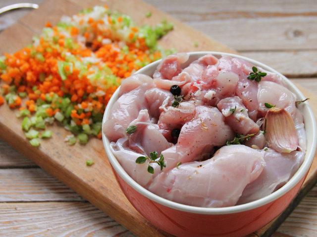 Step Bocconcini di Coniglio in Umido con Cicerchie | 2